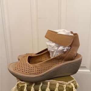 Clarks Collection Women's Reedly Salene Sandals